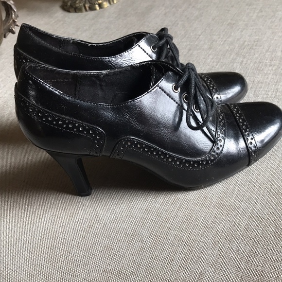 Black “Tuxedo” Heels 7.5M Merona - Picture 2 of 7